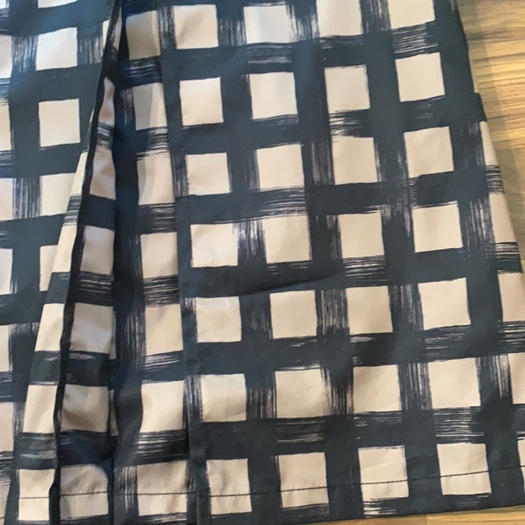 Kate Spade Black and Tan Grid Water-Resistant Rain Jacket - Picture 14 of 16